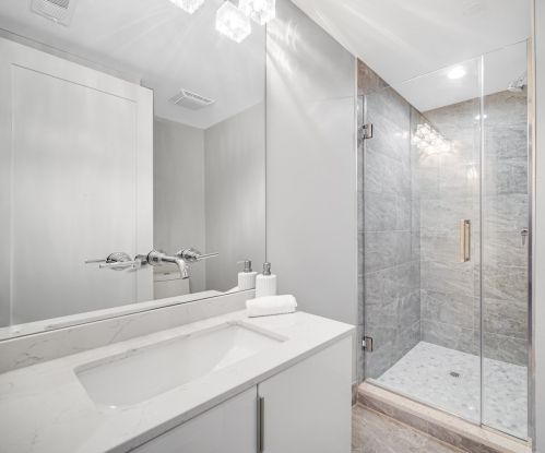 6227 Ellis Ave, Chicago IL 60653-3615 exterior