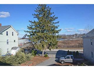 82 Gano St, Providence, RI 02906-3823