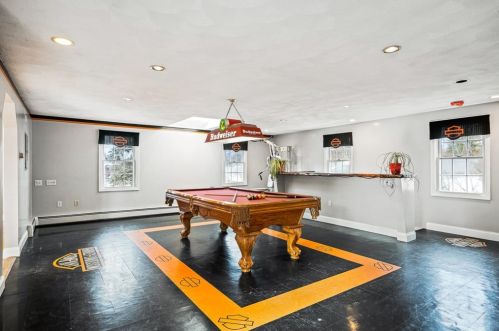 7 Azalea Ln, Peabody MA 01960-4602 exterior