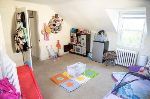 11 King Philip St, Providence RI 02909-5718 exterior