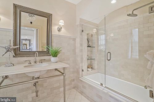 207 Fairfax St, Alexandria VA 22314-3304 exterior