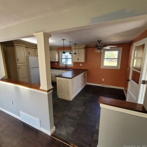 189 Windsorville Rd, Ellington CT  06029-4015 exterior