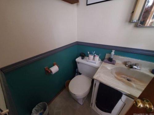 9 Joel Dr, Ellington CT 06029-2612 exterior