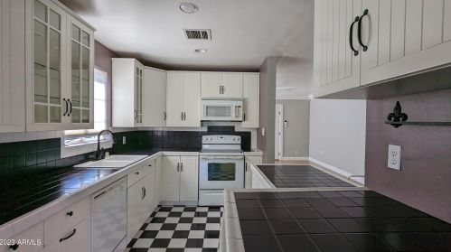 2009 17th Ave, Phoenix AZ  85007-1401 exterior