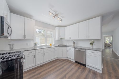 10133 Perry Ave, Chicago IL 60628-3428 exterior