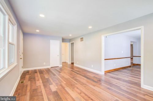 215 Highland Ave, Rockville MD  20850-4136 exterior