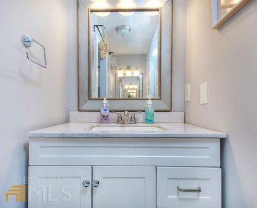 4495 Kent Rd, Atlanta GA  30337-5205 exterior