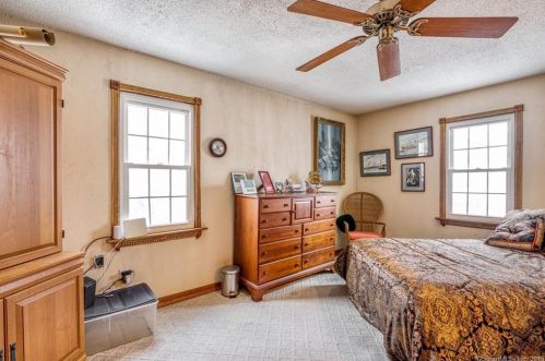 135 Brg St, Deep River CT 06417-1754 exterior