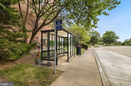 3805 Eisenhower Ave, Alexandria VA 22304-6427 exterior