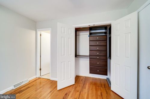 4110 Duvawn St, Alexandria VA 22310-2022 exterior