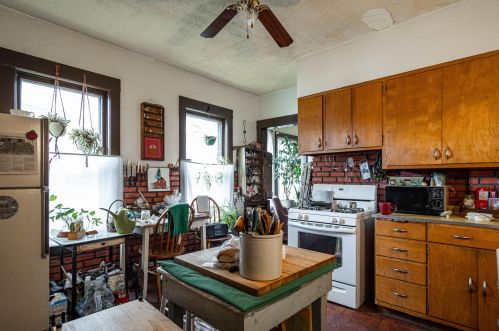 2952 Newhall St, Milwaukee WI 53211-3223 exterior