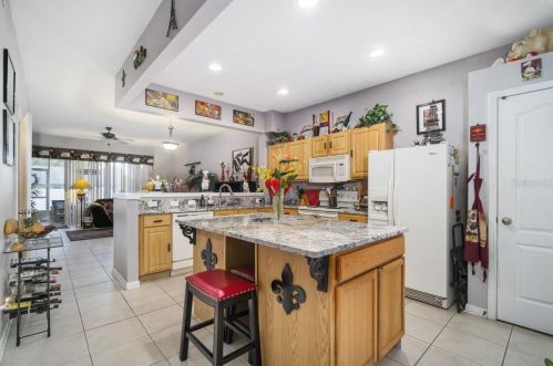 6611 Shining Sun Ct, Tampa, FL 33634-1251