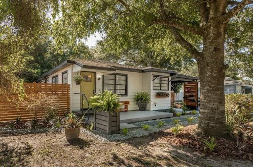 8109 Fielding Ave, Tampa FL  33604-2911 exterior