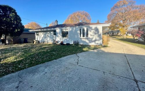 6579 Dodge Pl, Milwaukee WI  53220-1832 exterior