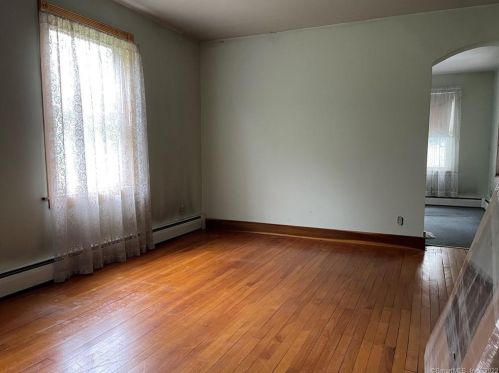 437 Putnam Rd, Killingly CT 06239-2005 exterior