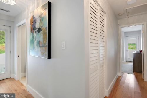 1228 Morningside Ln, Alexandria VA 22308-1042 exterior