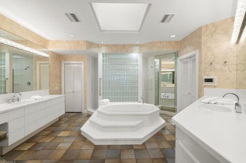 24 Casa Mar Ln, Naples FL 34103-3685 exterior