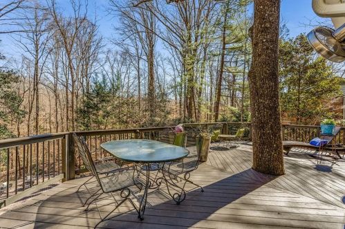 1129 Mason Wood Dr, Atlanta GA 30329-3803 exterior