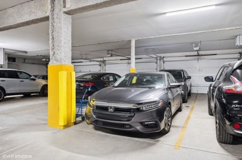 3026 Lincoln Ave, Chicago IL  60657-4208 exterior