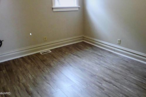 235 Southern Ave, Meskegon MI 49441-2436 exterior