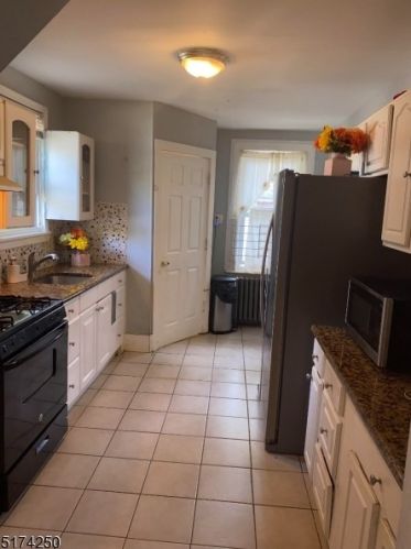 26 Becker Ter, Irvington NJ 07111-1311 exterior