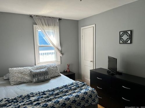 91 Atwater St, Milford CT 06460-7616 exterior