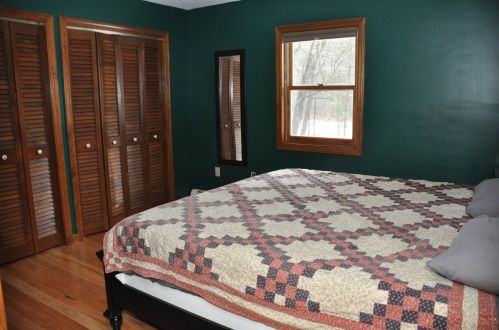 8 Brookwood Dr, Concord NH 03301-1800 exterior