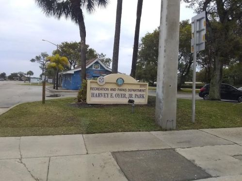 645 Oak St, Boynton Beach FL 33435-2806 exterior