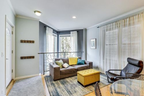 1631 Le Moyne St, Chicago, IL 60622-2242