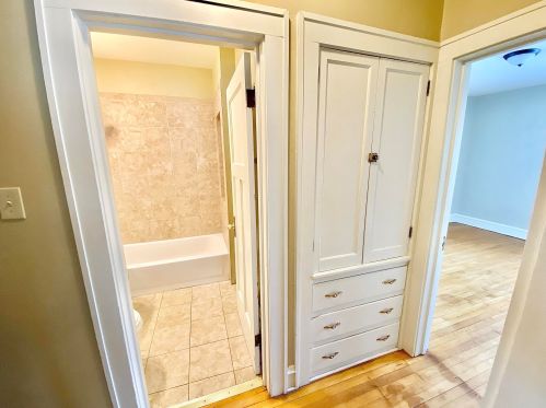 2840 15 St, Milwaukee WI 53215-3711 exterior