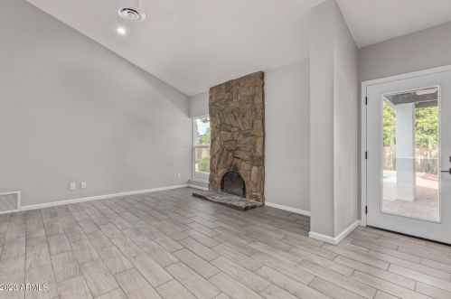 14827 2nd Pl, Phoenix AZ  85022-3611 exterior