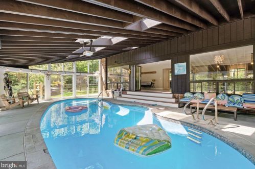 3000 Wessynton Way, Alexandria VA 22309-2225 exterior