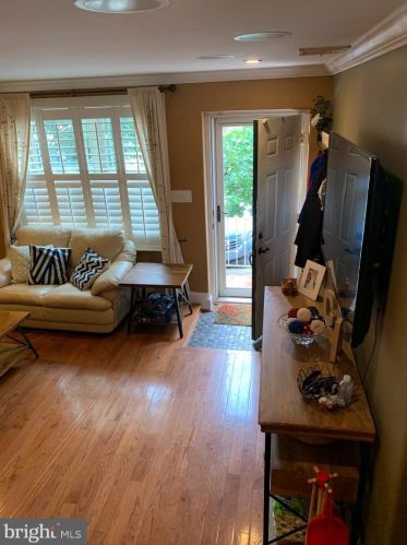 3008 15th St, Philadelphia, PA 19132-2303