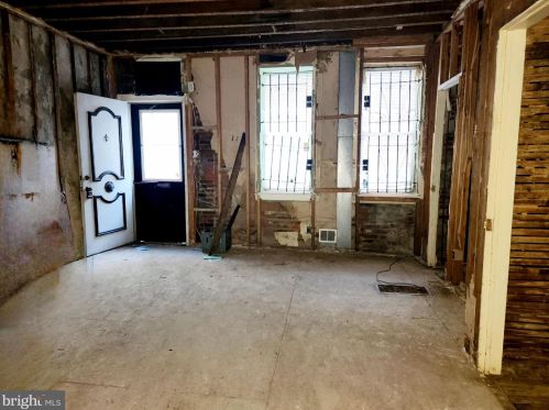 1121 Hancock St, Philadelphia PA 19133-3830 exterior