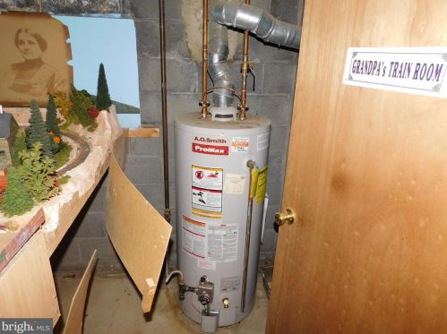 935 Maple Ave, Roebling NJ 08554-1808 exterior