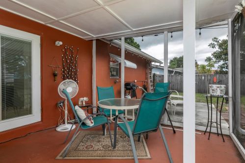 2193 Shelter Dr, Fort Pierce FL 34952-4849 exterior