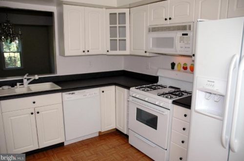 1016 Copperstone Ct, Rockville MD  20852-1140 exterior