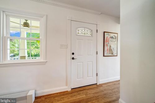 8436 Leaf Rd, Alexandria VA 22309-1708 exterior