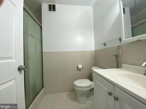 2827 Marvine St, Philadelphia PA 19140-1238 exterior