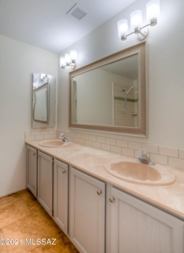 5125 Condor Dr, Tucson AZ 85742-9405 exterior