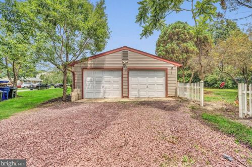 321 Mohawk Trl, Browns Mills NJ  08015-6301 exterior