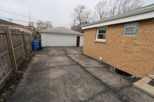 6 Irving Ave, Hillside IL 60162-1039 exterior