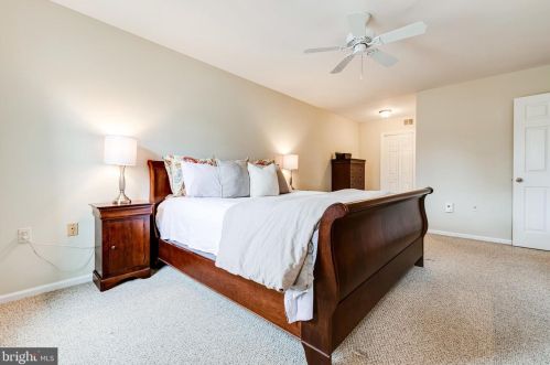 2122 Rampart Dr, Alexandria VA exterior