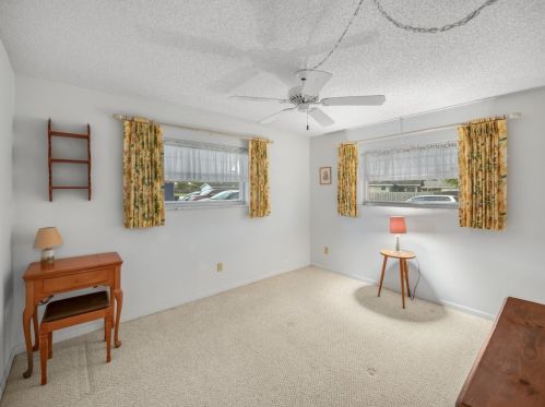 481 Curtis St, Fort Pierce FL 34983-1933 exterior