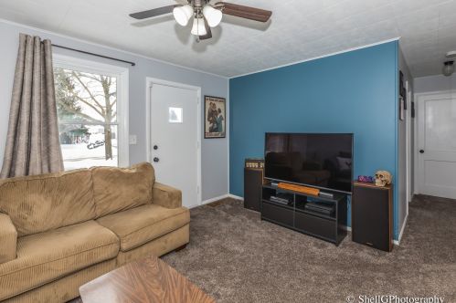 1201 Agnes Ave, Joliet IL 60435-3916 exterior