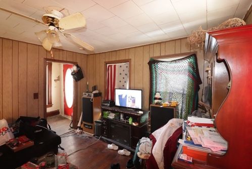 89 Main St, Ware MA 01082-1318 exterior