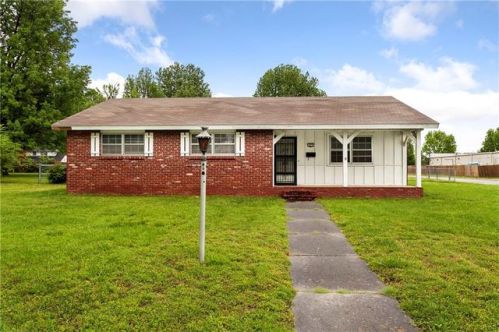 811 Dorman St, Springdale AR  72762-5121 exterior