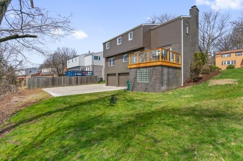 3828 Henley Dr, Pittsburgh PA  15235-5041 exterior