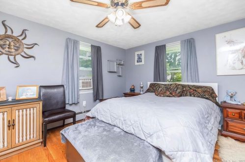 17 Shady Oak Dr, Enfield CT 06082-2311 exterior