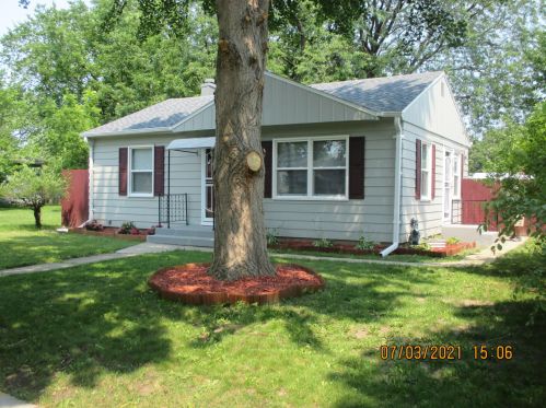 5330 27th St, Milwaukee WI  53221-3724 exterior